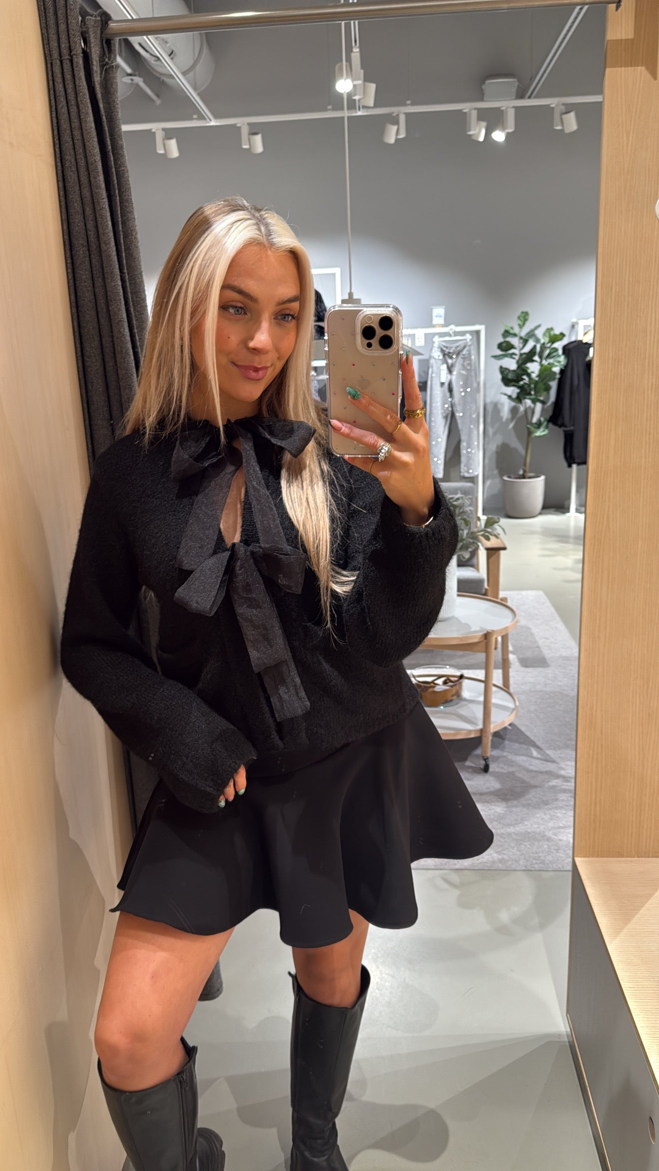 VISABBY Short Skirt - Black Beauty